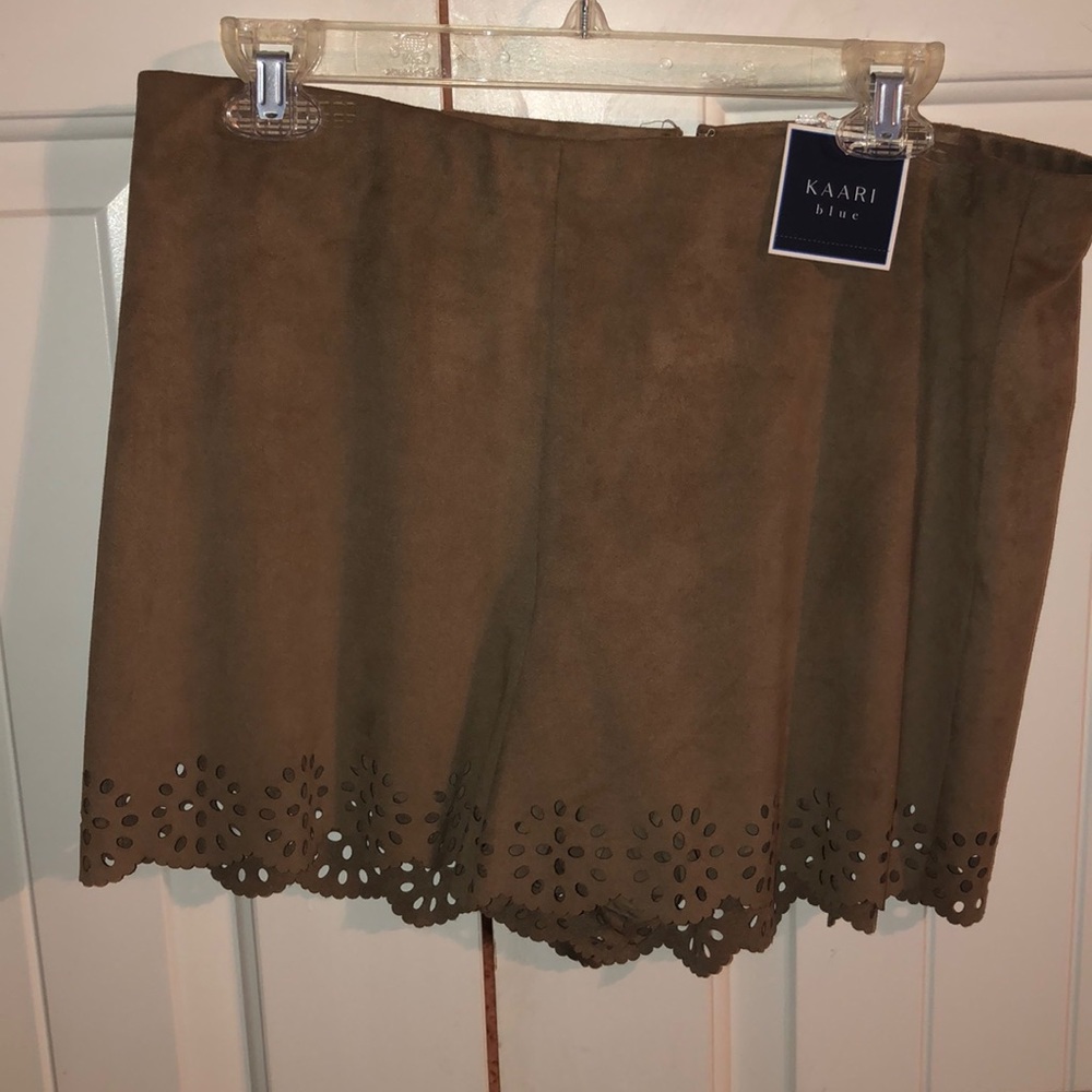 Kaari Blue Suede shorts